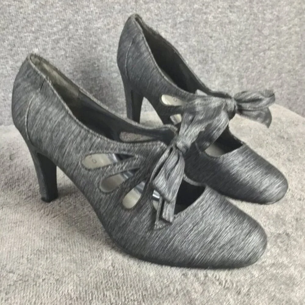 Ann Marino Ballet Toe Heels with Bow Sz 6M Charcoal Gray Tear Drop Cut Outs